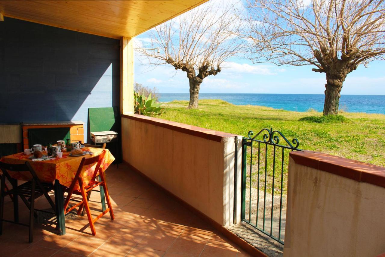 Villa House On The Sea Mascali Exterior foto